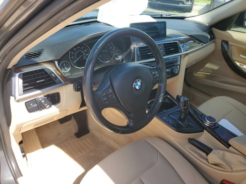 Used 2016 BMW 320i Sedan w/ Premium Package image 13