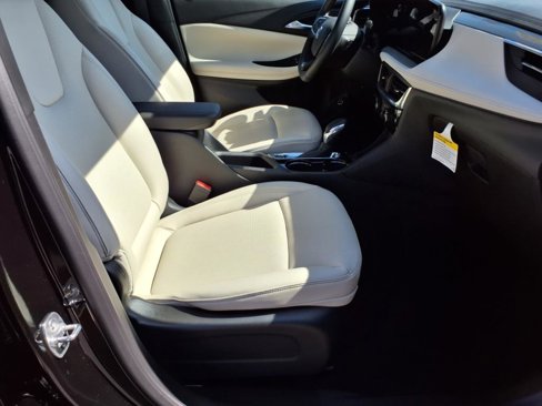 Used 2025 Buick Encore GX Sport Touring w/ Advanced Technology Package image 8