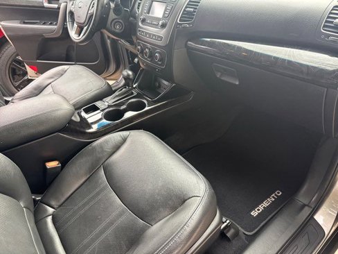 Used 2015 Kia Sorento LX image 23