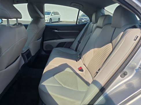 Used 2021 Toyota Camry SE image 38