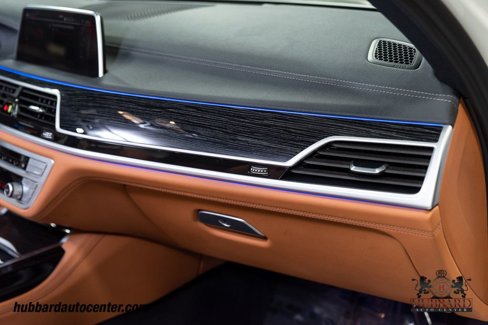 Used 2022 BMW 750i xDrive w/ M Sport Package image 28