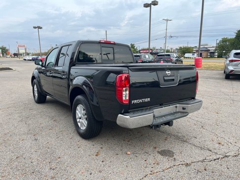 Used 2018 Nissan Frontier SV image 3