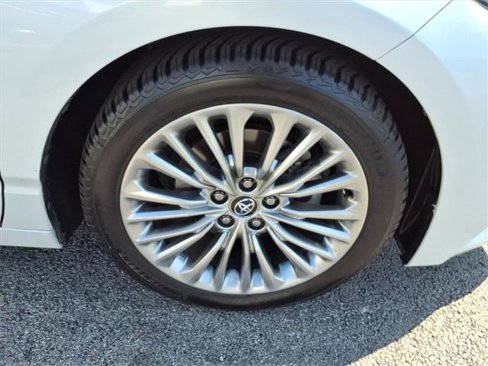 Certified 2020 Toyota Avalon Limited w/ Advanced Safety Package image 29