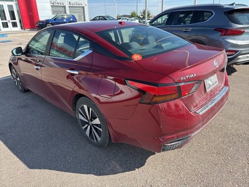Used 2022 Nissan Altima 2.5 SV w/ SV Premium Package image 4