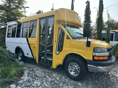 Used 2014 Chevrolet Express 3500 image 1