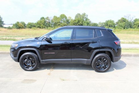 Used 2022 Jeep Compass Trailhawk w/ Trailhawk Elite Group image 2