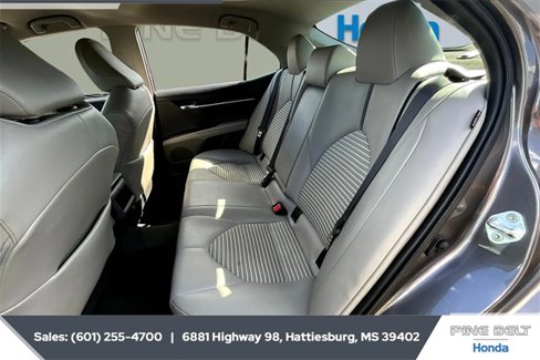 Used 2022 Toyota Camry SE image 19