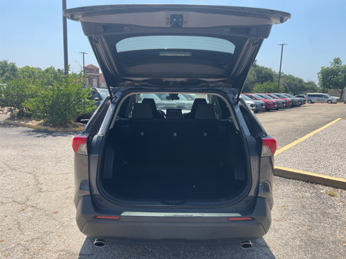 Used 2022 Toyota RAV4 XLE image 19