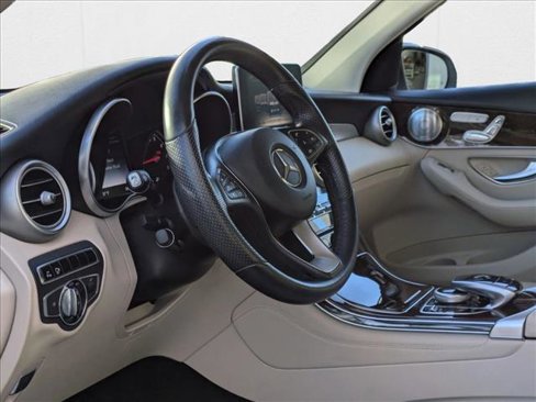 Certified 2017 Mercedes-Benz GLC 300 image 9