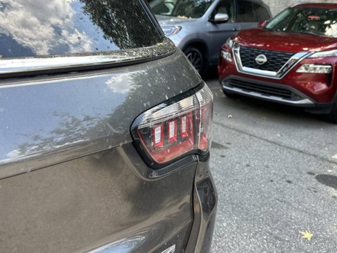 Used 2018 Jeep Compass Latitude w/ Cold Weather Group image 20