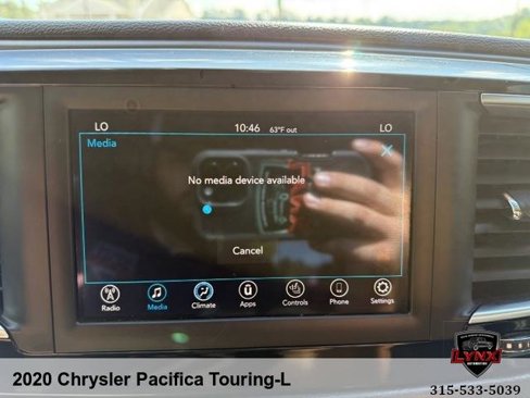 Used 2020 Chrysler Pacifica Touring-L image 16