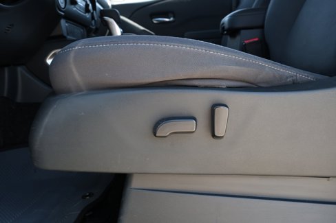 Used 2022 Nissan Frontier SV image 27