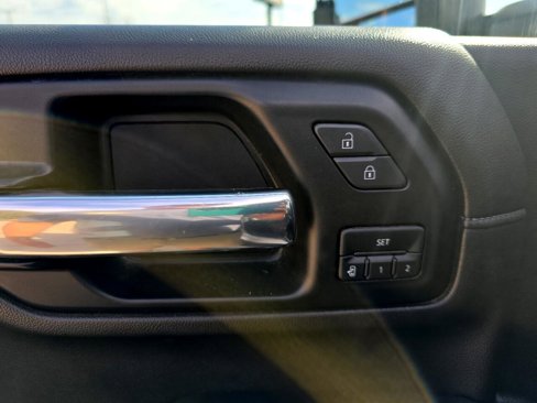 Used 2021 Chevrolet Silverado 2500 LTZ w/ LTZ Premium Package image 23