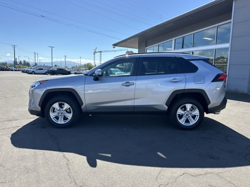 Used 2020 Toyota RAV4 XLE image 3