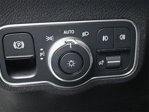 Used 2022 Mercedes-Benz GLB 250 image 18