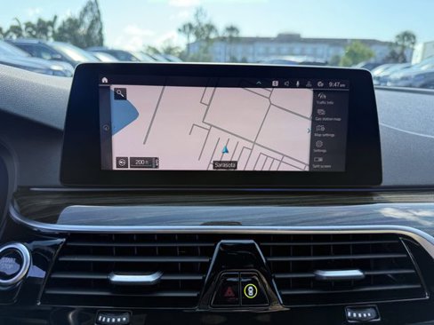 Used 2020 BMW 530e w/ Convenience Package image 23