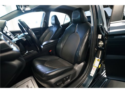 Used 2019 Toyota Camry SE w/ Carpet Mat Package image 11