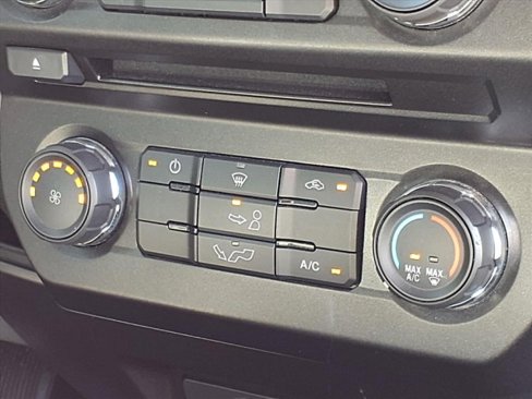 Used 2018 Ford F150 XLT image 9