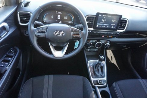 Used 2023 Hyundai Venue SEL image 16