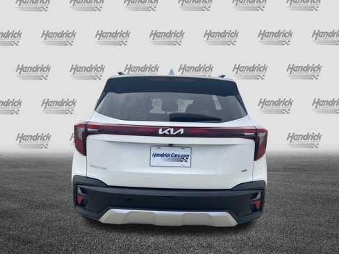 Used 2024 Kia Seltos SX w/ SX Sunroof Package image 9