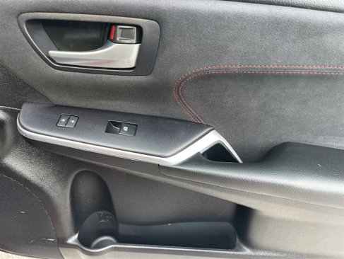 Used 2015 Toyota Camry XLE image 17