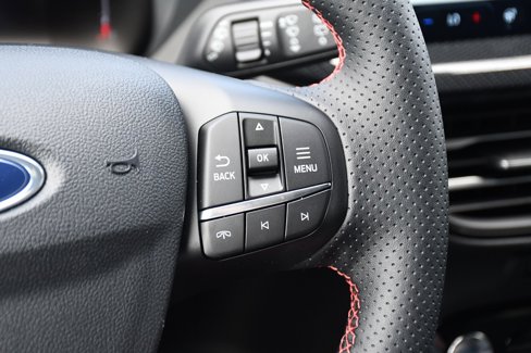 New 2025 Ford Escape ST-Line w/ Tech Pack #1 image 32