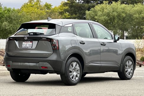 Used 2025 Nissan Kicks S w/ Charging Package image 4