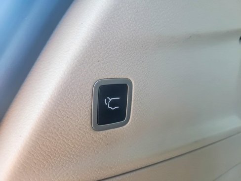 Certified 2023 Chrysler Voyager LX image 21