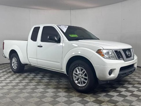 Used 2019 Nissan Frontier SV image 1