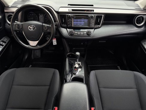 Used 2018 Toyota RAV4 XLE image 14