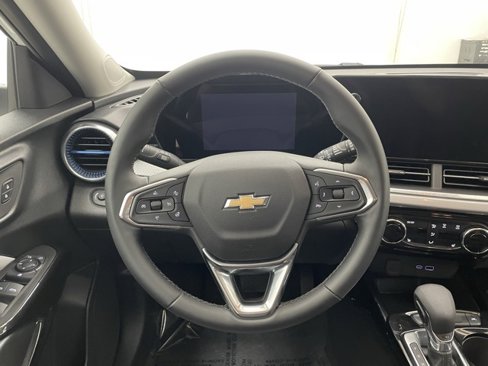 Certified 2024 Chevrolet Trax LT w/ Driver Confidence Package image 10