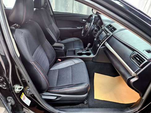 Used 2017 Toyota Camry LE image 12
