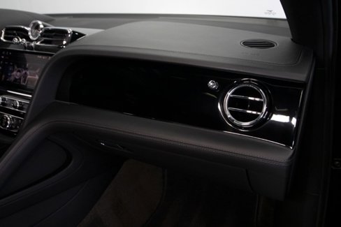 Used 2022 Bentley Bentayga image 53