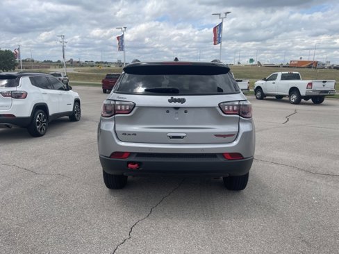 Used 2023 Jeep Compass Trailhawk image 6