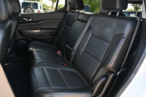 Used 2023 GMC Acadia SLT image 11
