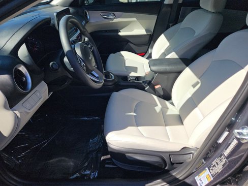 Used 2023 Kia Forte LXS image 16