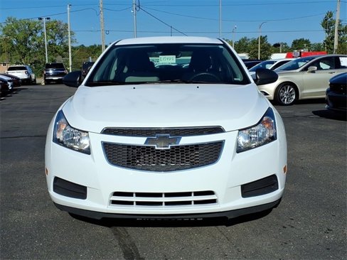 Used 2014 Chevrolet Cruze LS image 2