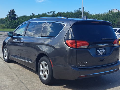 Used 2017 Chrysler Pacifica Touring-L Plus w/ Advanced Safetytec Group image 5