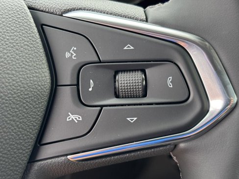New 2025 Chevrolet Trax LT w/ Sunroof Package image 15