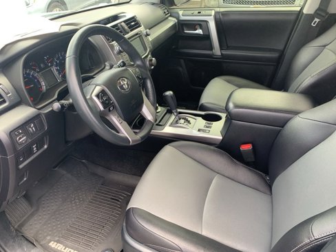 Used 2018 Toyota 4Runner SR5 Premium image 12