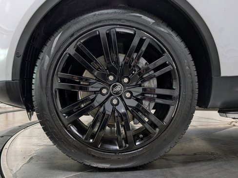 Used 2019 Land Rover Discovery HSE Luxury image 11