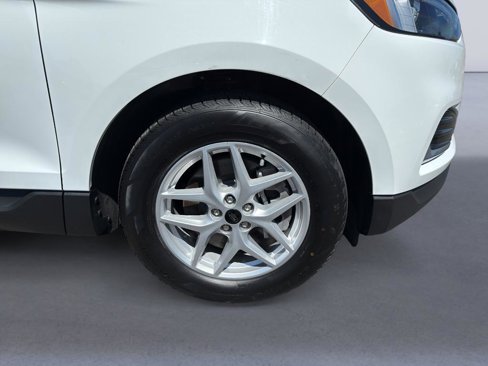 Certified 2024 Ford Edge SEL image 8