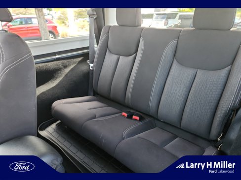 Used 2014 Jeep Wrangler Rubicon w/ Power Convenience Group image 17