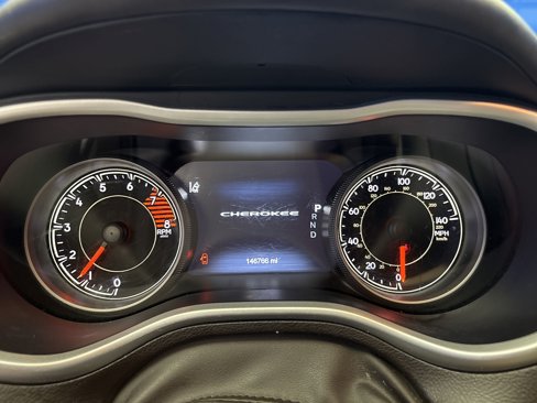 Used 2018 Jeep Cherokee Overland w/ Technology Group image 17