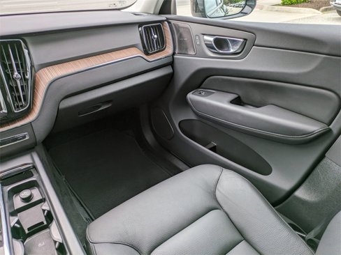 Certified 2023 Volvo XC60 B5 Plus w/ Climate Package image 17