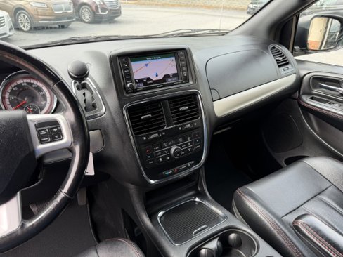 Used 2019 Dodge Grand Caravan GT image 11