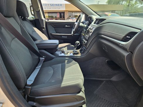 Used 2015 Chevrolet Traverse LT image 18
