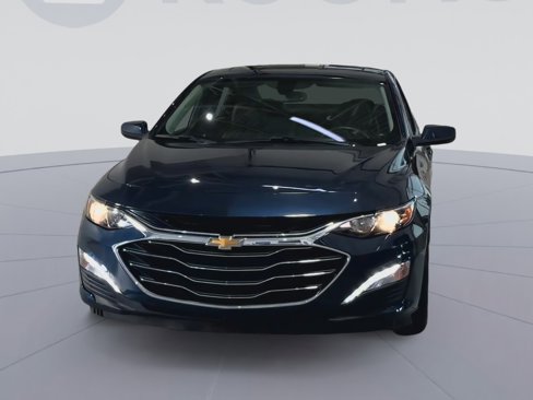 Used 2020 Chevrolet Malibu LT w/ Leather Package image 4