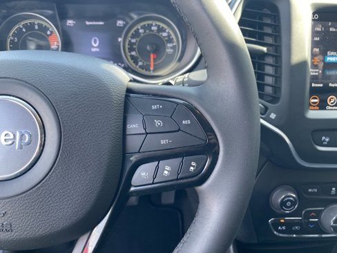 Used 2023 Jeep Cherokee Altitude Lux image 26