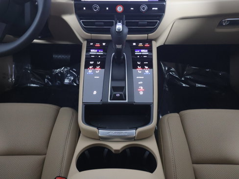 New 2025 Porsche Macan image 20